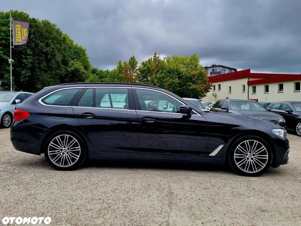 BMW Seria 5 520i Sport Line - 4