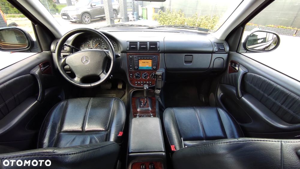Mercedes-Benz ML 320 - 10