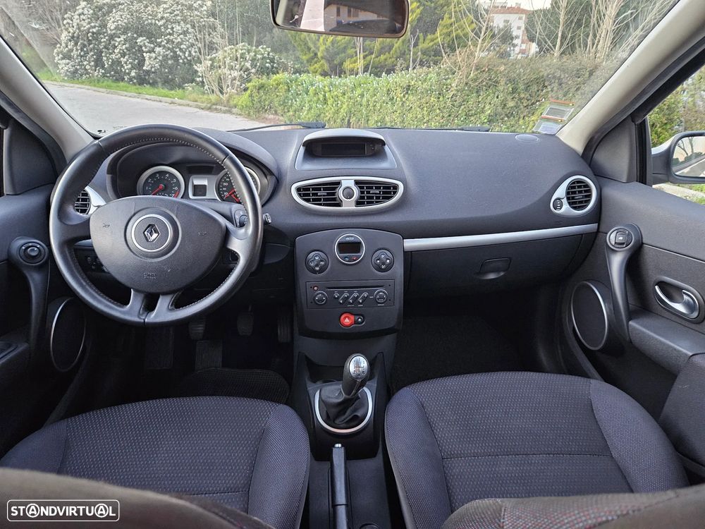 Renault Clio 1.2 16V Dynamique - 11