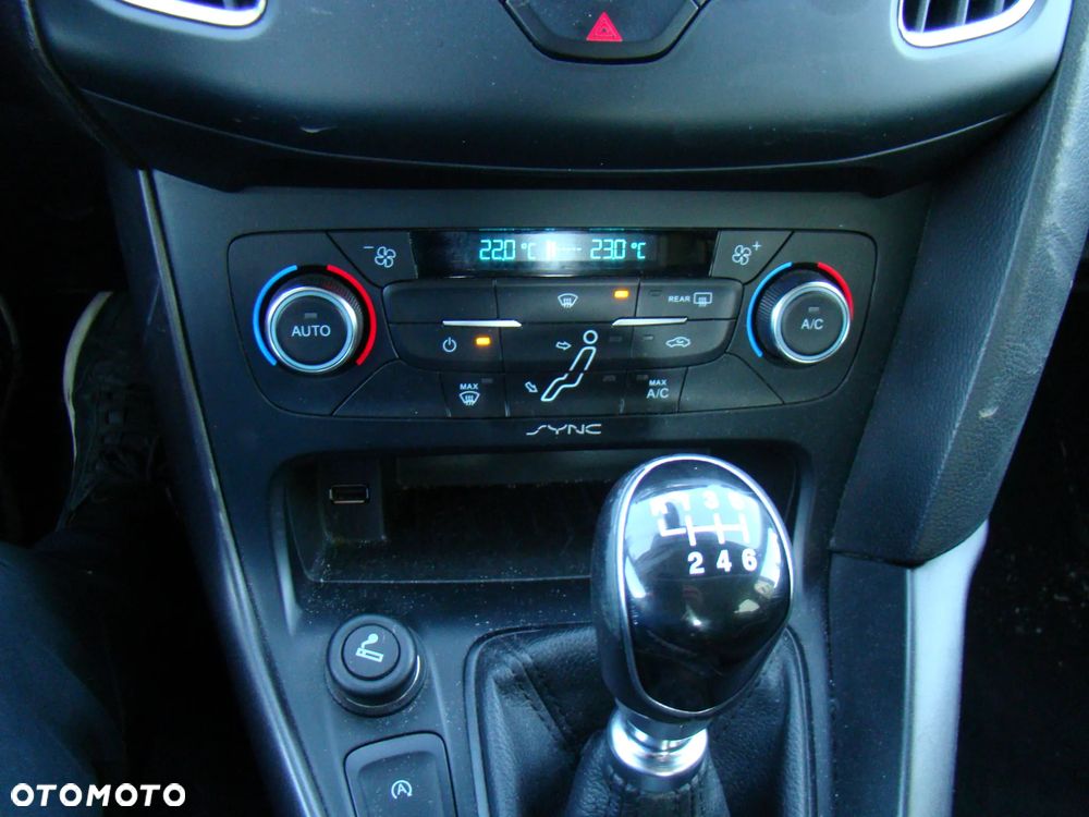 Ford Focus 1.0 EcoBoost Trend - 16