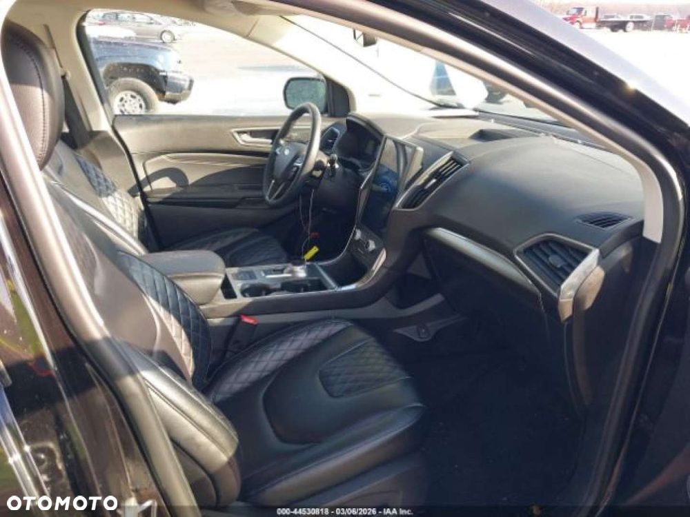 Ford Edge - 11