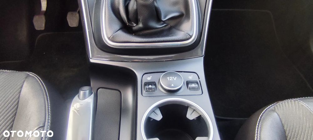 Ford Kuga 1.6 EcoBoost 2x4 Titanium - 22