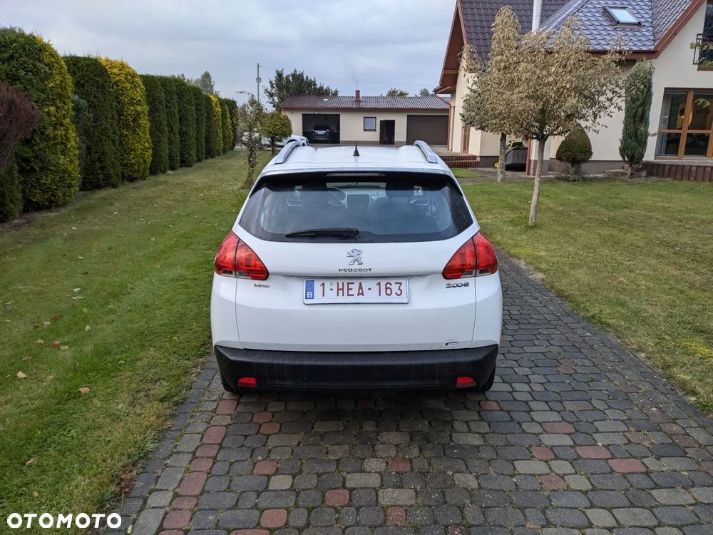 Peugeot 2008 1.2 Pure Tech Signature - 29