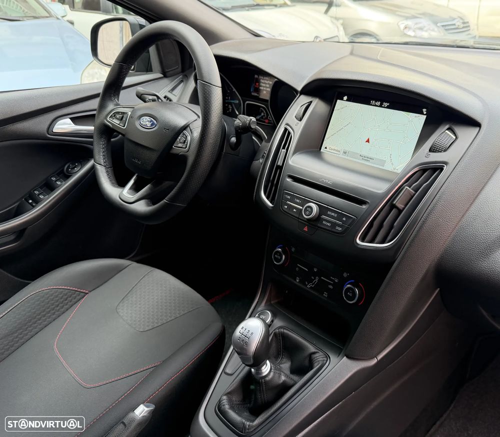 Ford Focus 1.5 TDCi ECOBlue ST-Line - 17