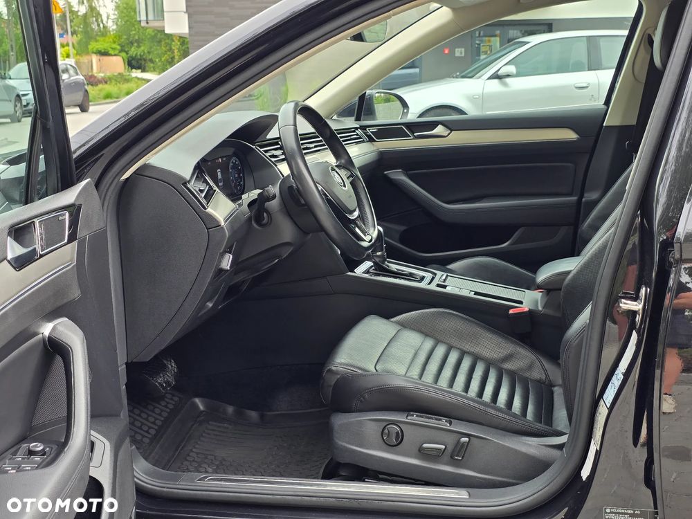 Volkswagen Passat 2.0 TDI Bi-Turbo BMT 4Mot Highline DSG - 33