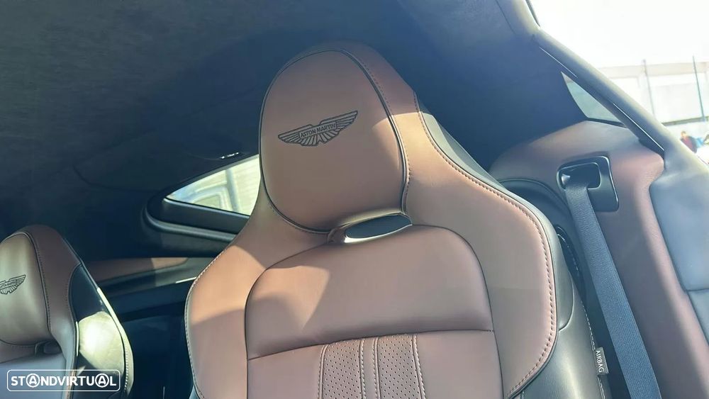Aston Martin Vantage Coupe V8 - 4