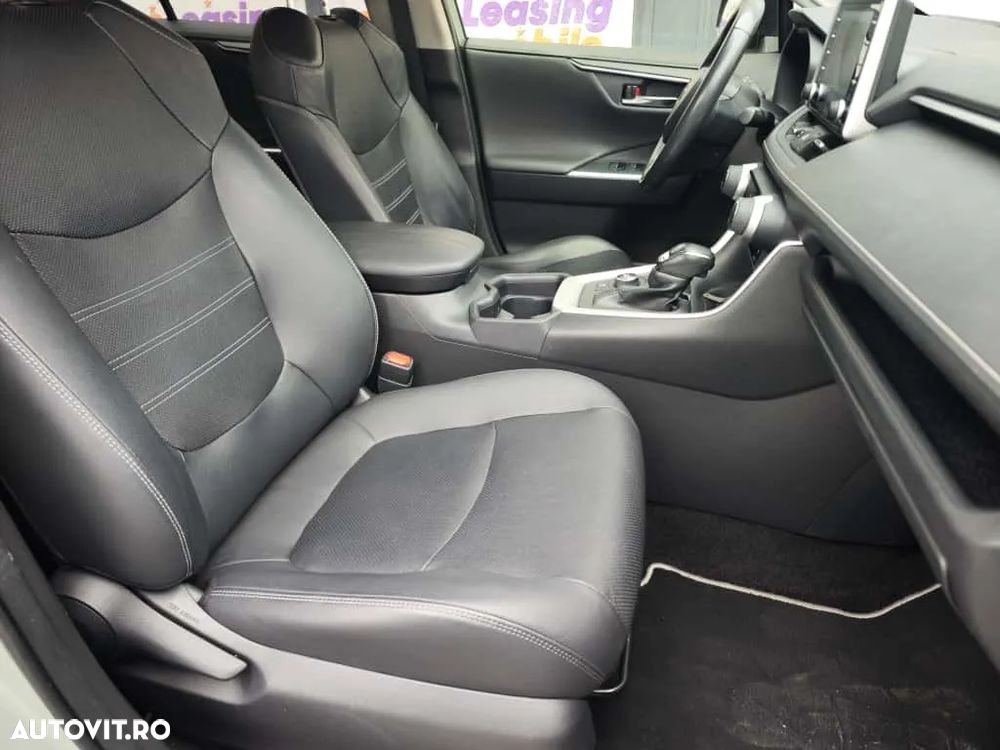 Toyota RAV4 2.5 4x4 Hybrid Lounge - 18