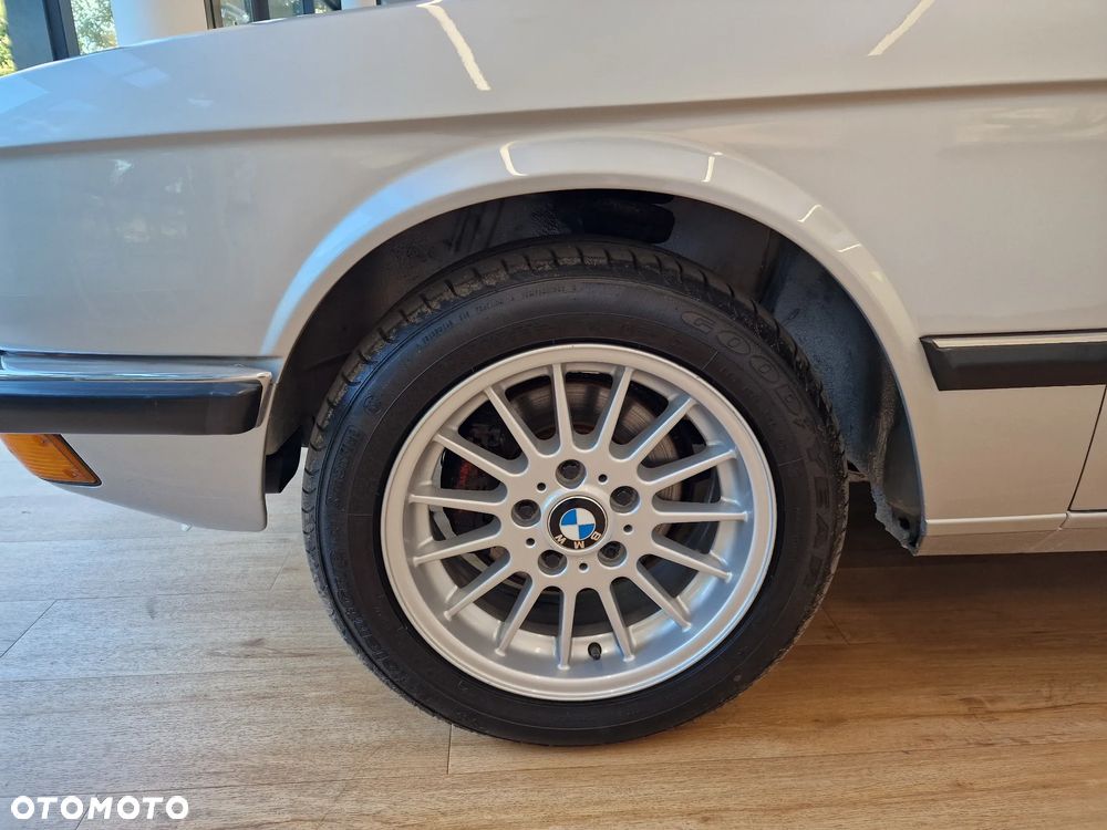 BMW Seria 5 520i - 18
