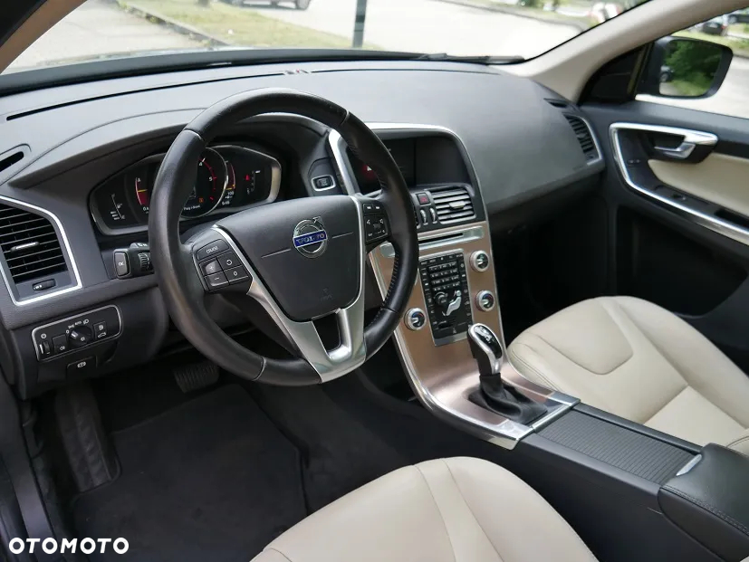 Volvo XC 60 D3 Geartronic Momentum - 11