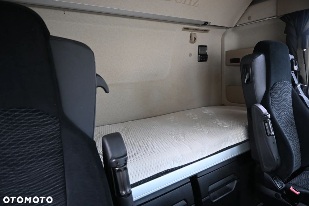 Mercedes-Benz Actros 2545 BDF Gigaspace winda - 22