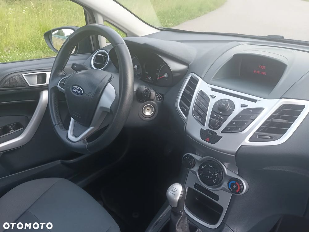 Ford Fiesta 1.25 Ambiente - 17