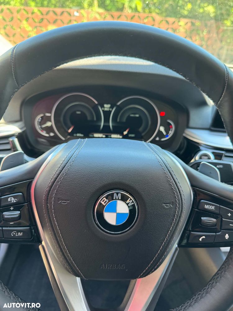 BMW 5 Series 2018 — imagine 13