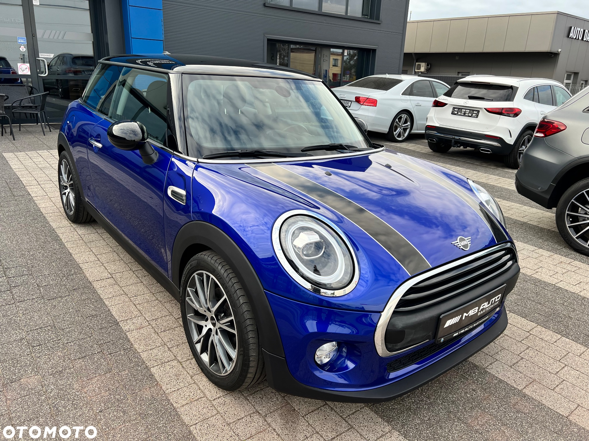 MINI Cooper Essential Trim - 5