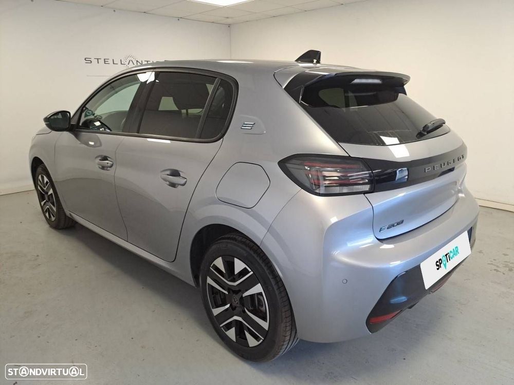 Peugeot 208 - 5