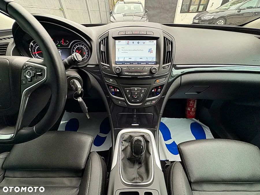 Opel Insignia - 32