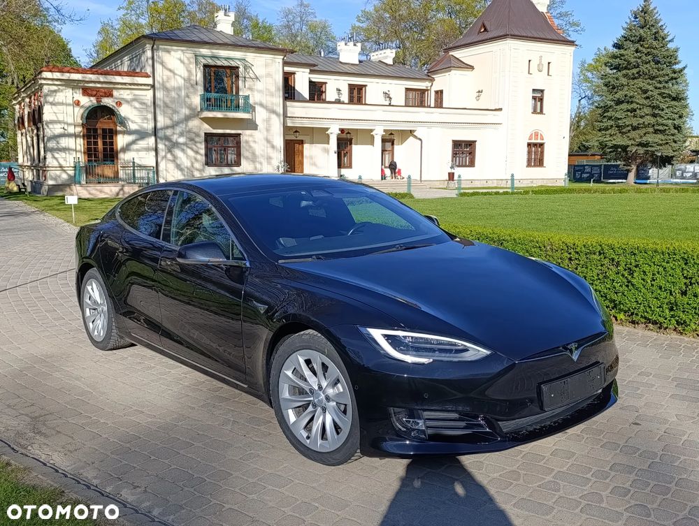 Tesla Model S - 23