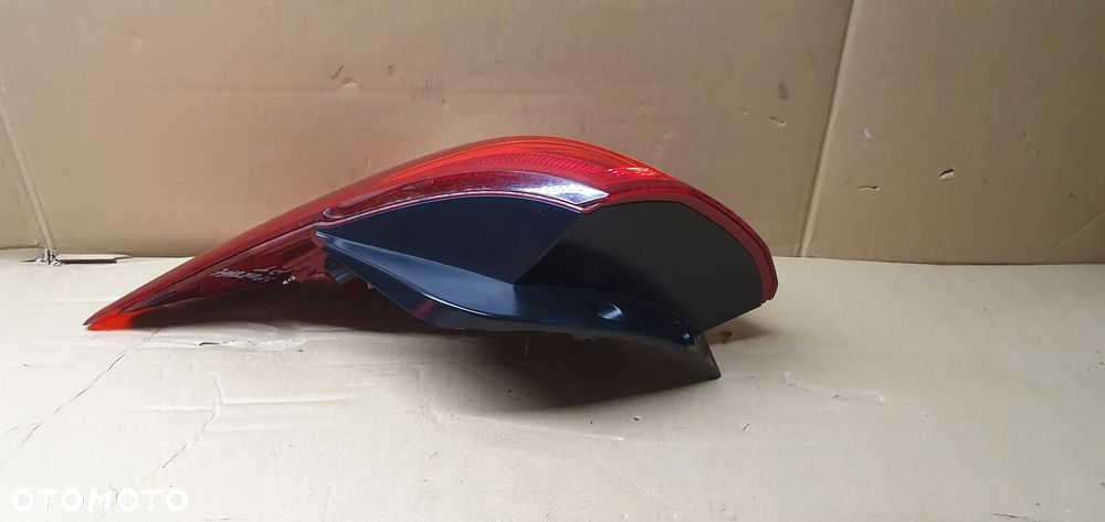 Lampa prawy tył tylna prawa w błotnik Kia Sportage III 3 - 6