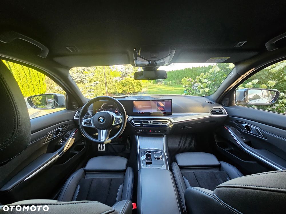 BMW Seria 3 330i Touring - 9