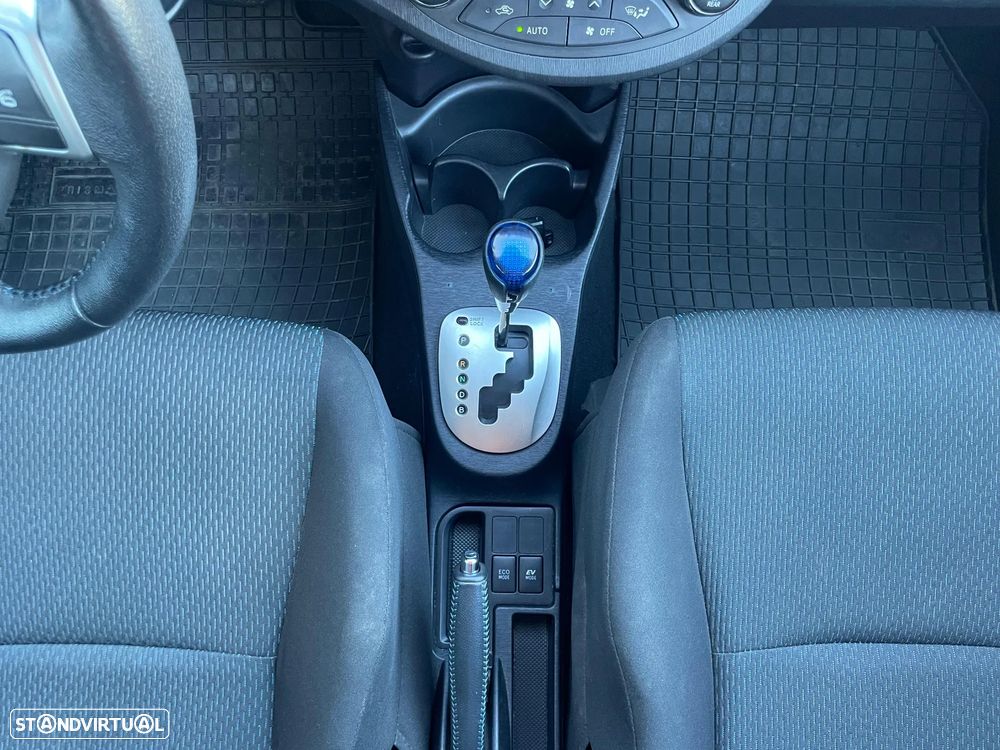 Toyota Yaris 1.5 HSD Active - 21