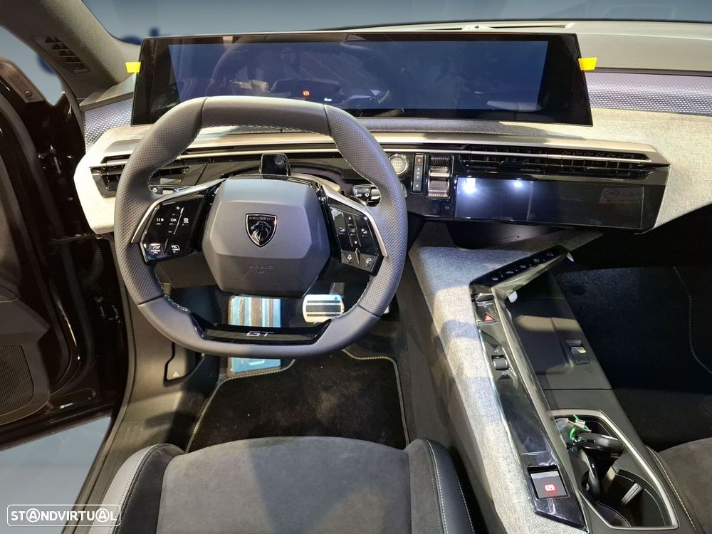 Peugeot 5008 1.6 Plug-in Hybrid GT e-DCS7 - 11