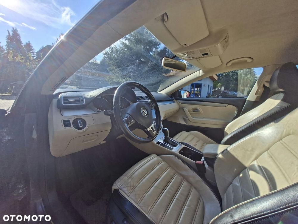 Volkswagen Passat - 32