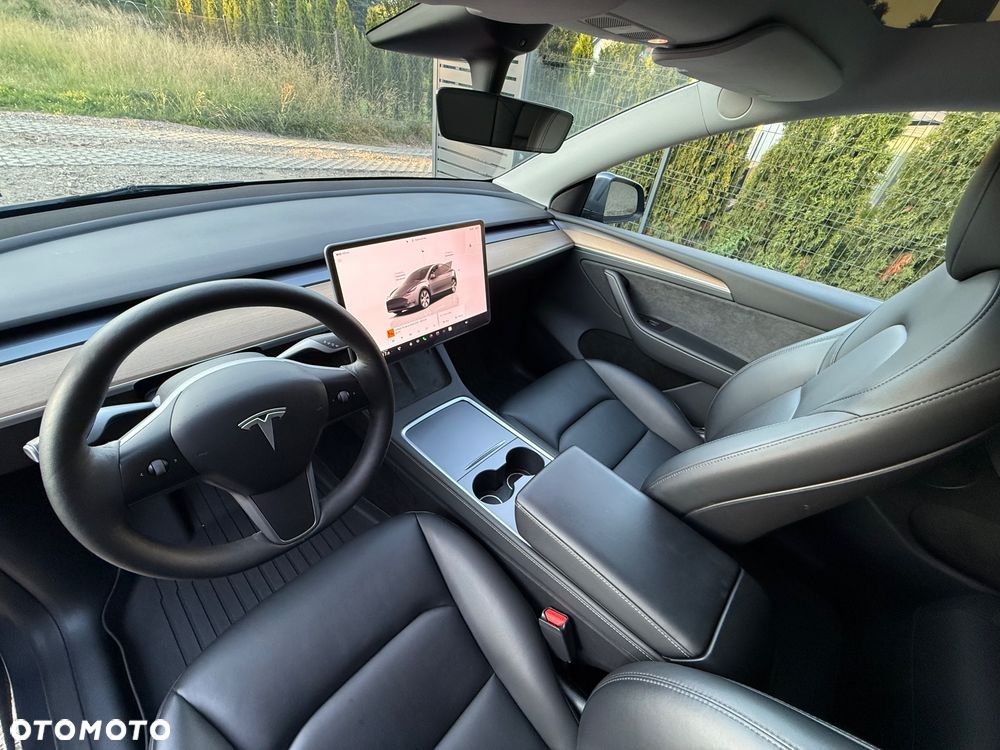 Tesla Model Y Long Range Dual Motor AWD - 9