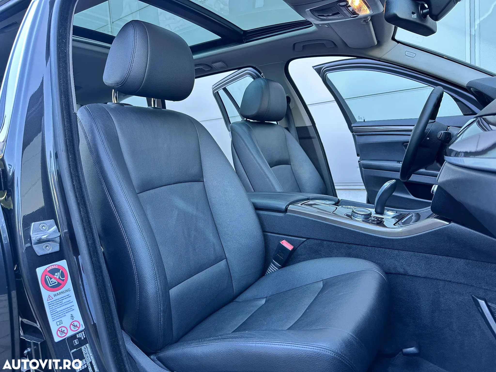 BMW Seria 5 520d Touring Aut. Modern Line - 36