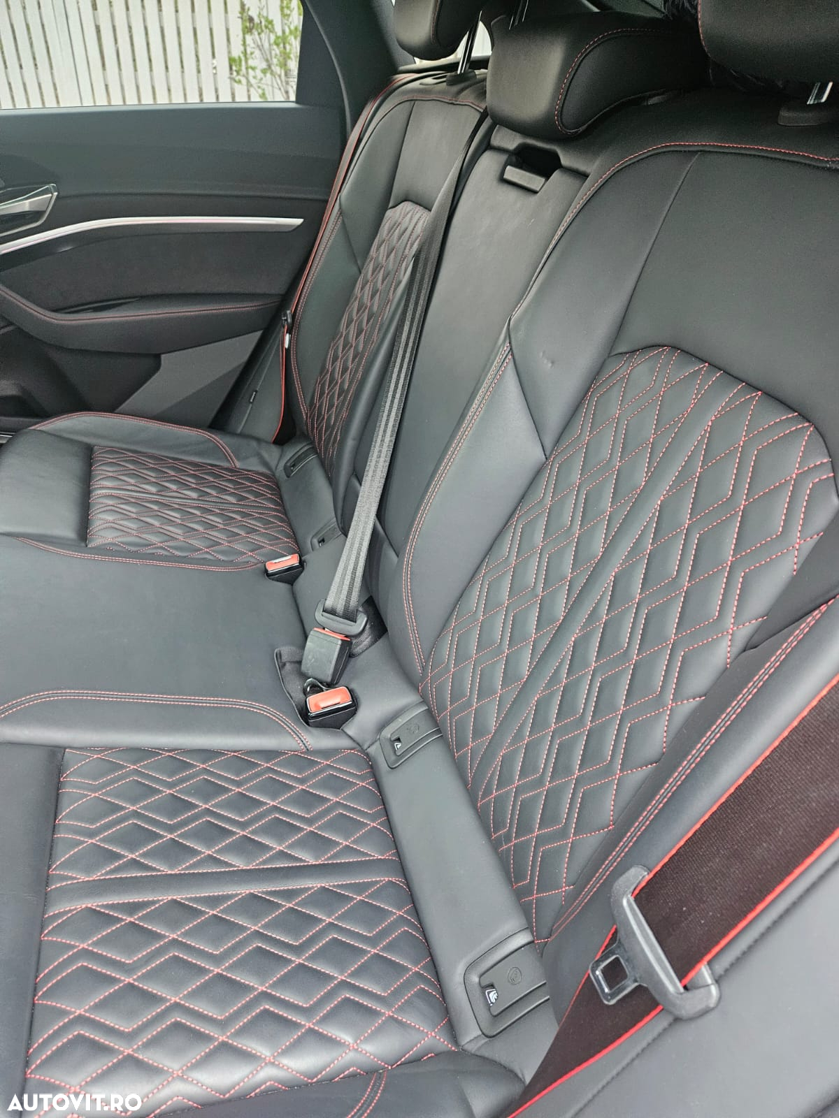 Audi Q8 e-tron 55 quattro S Line - 4
