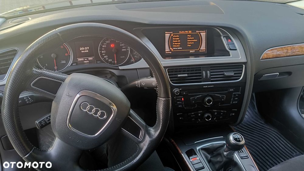Audi A4 Limousine - 5