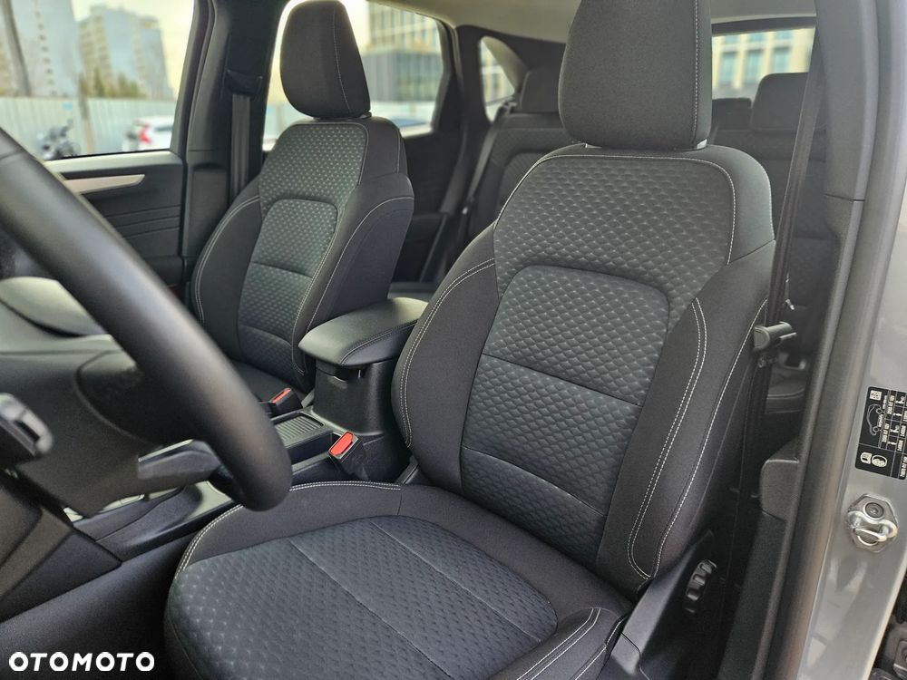 Ford Kuga - 28