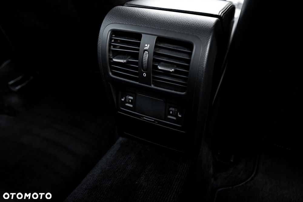 Volkswagen Passat Variant 3.6 V6 R36 - 26