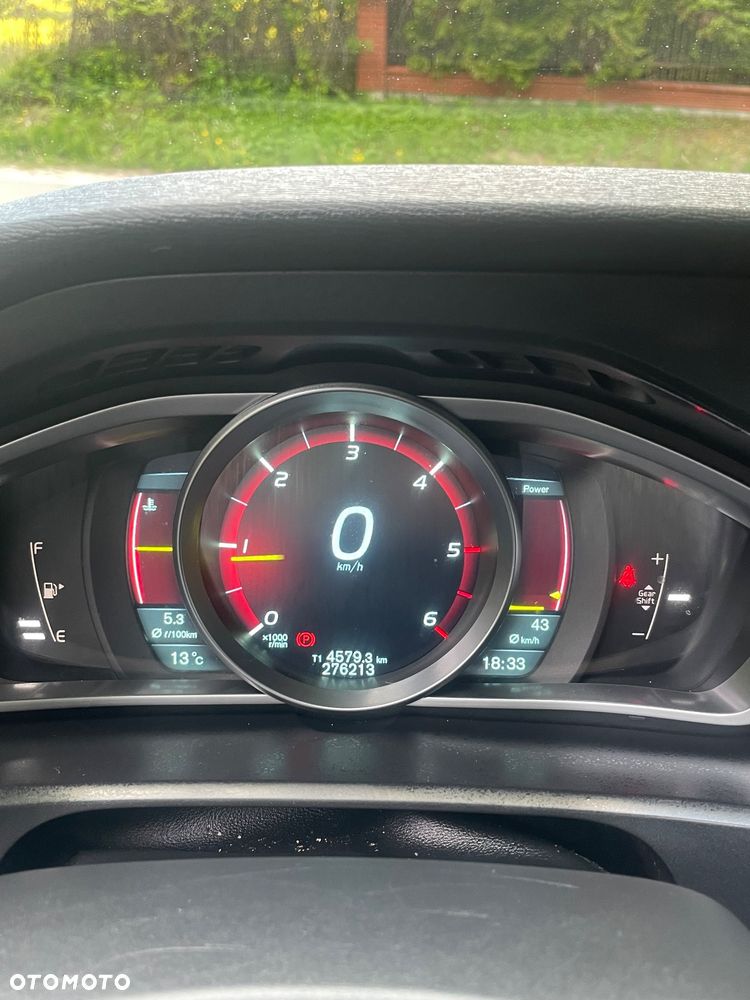 Volvo V40 - 18