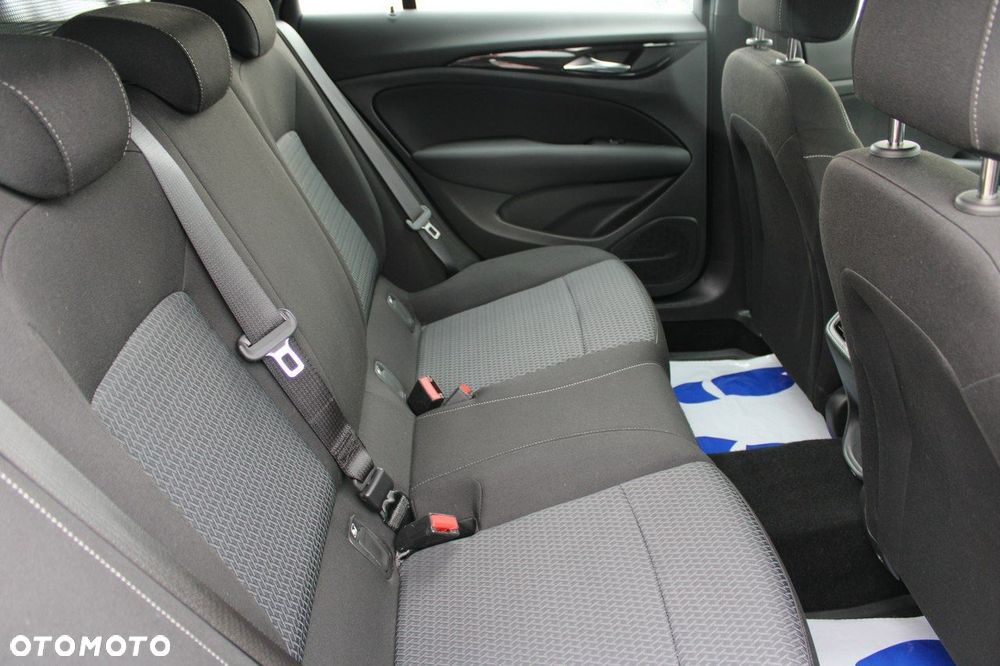 Opel Insignia - 17