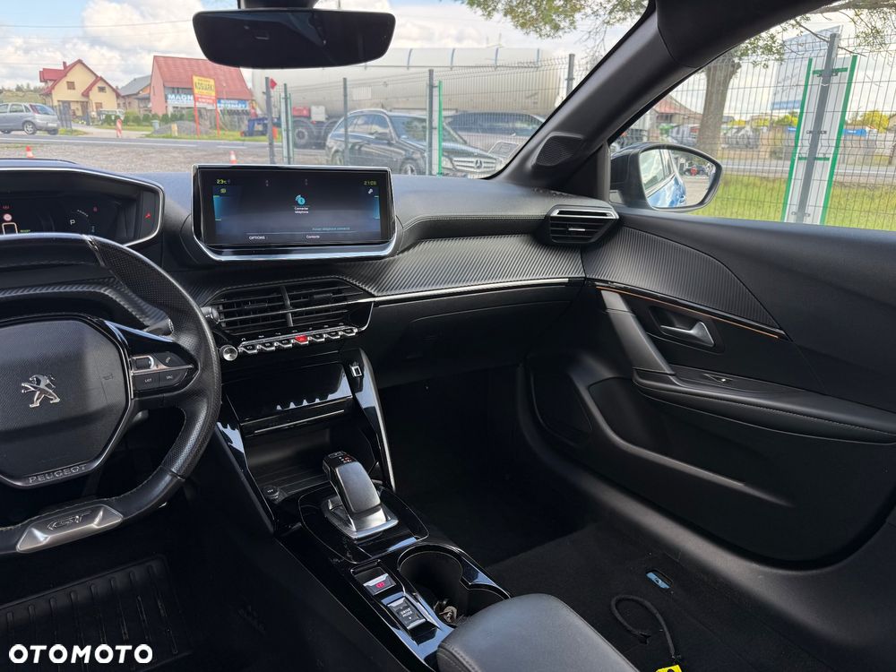Peugeot 208 - 11