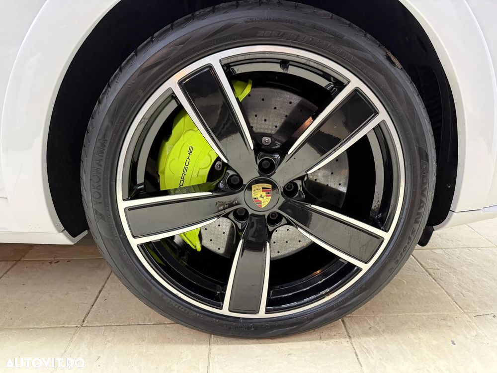 Porsche Cayenne - 9