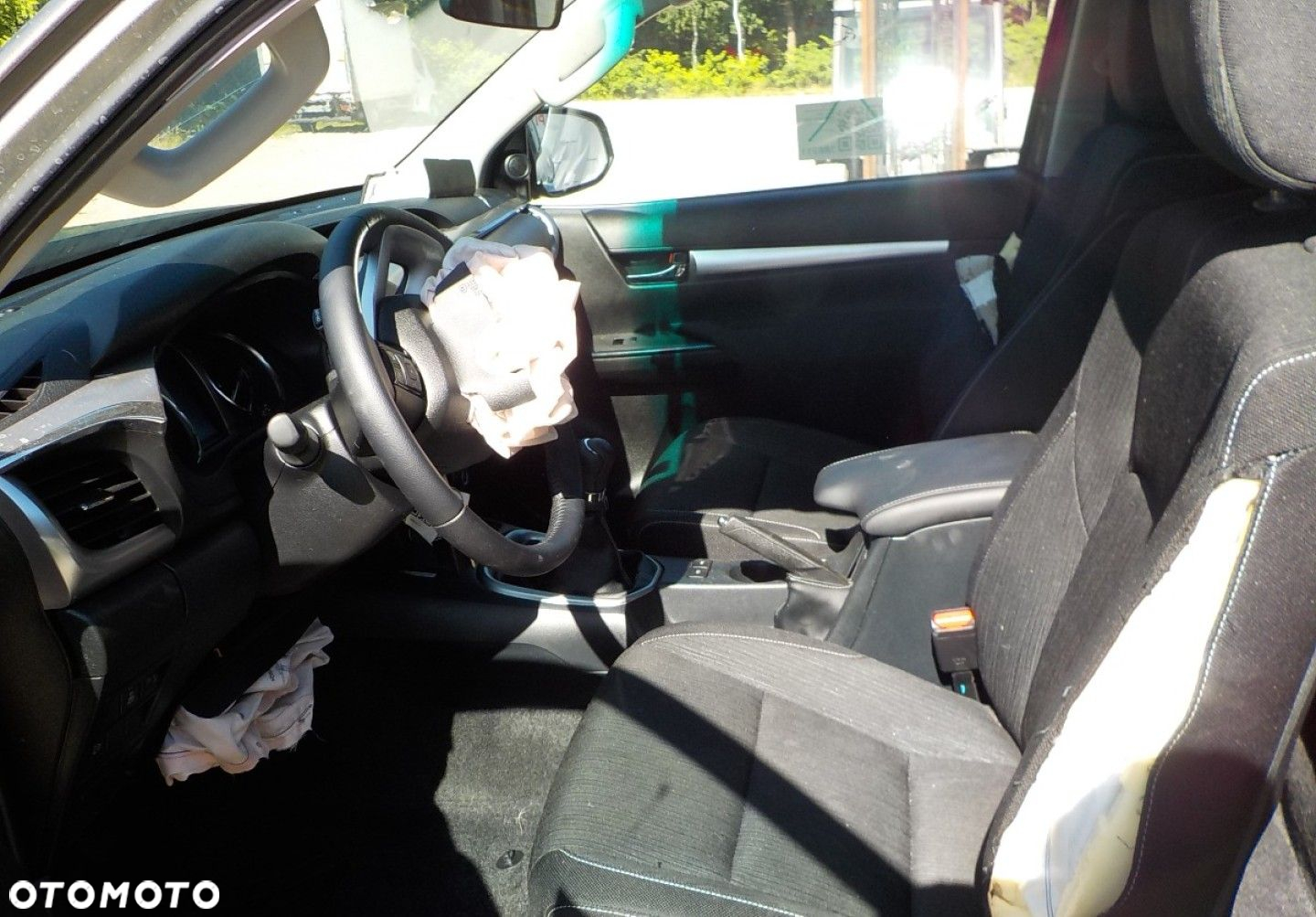 Toyota Hilux - 22