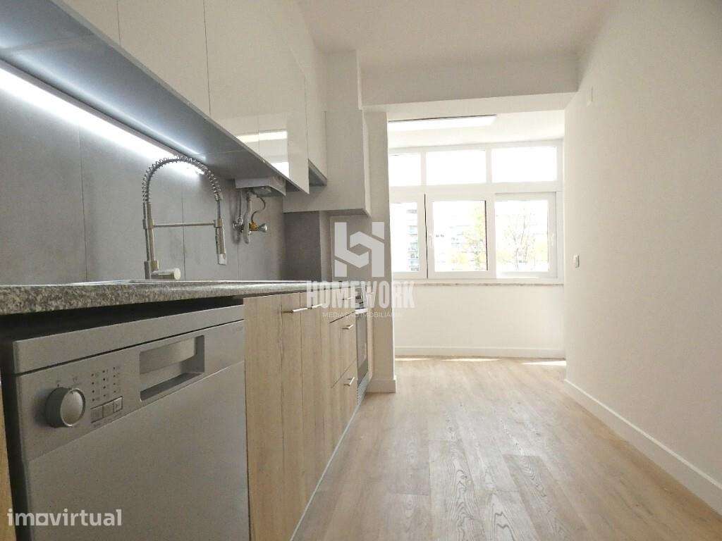 Apartamento T3 com Parqueamento e Arrecadação - Grande imagem: 2/45