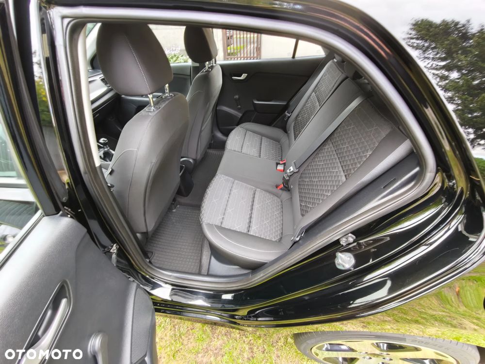 Kia Rio 1.2 L - 15