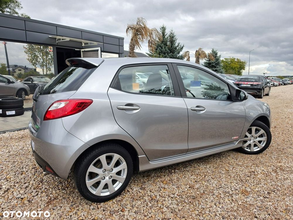 Mazda 2 - 24