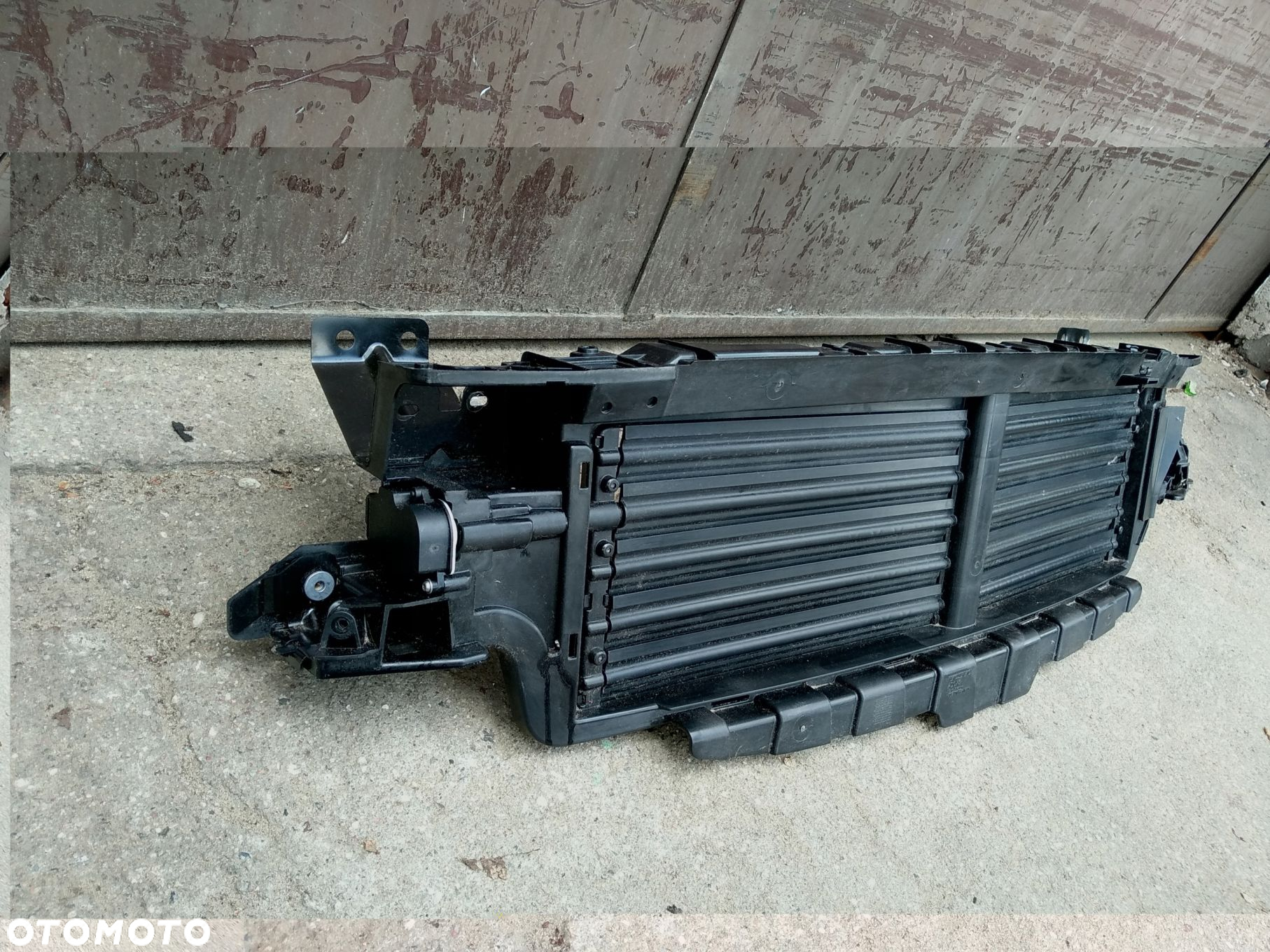 Wlot Roleta Żaluzja Volvo XC60 II 31425365 - 2