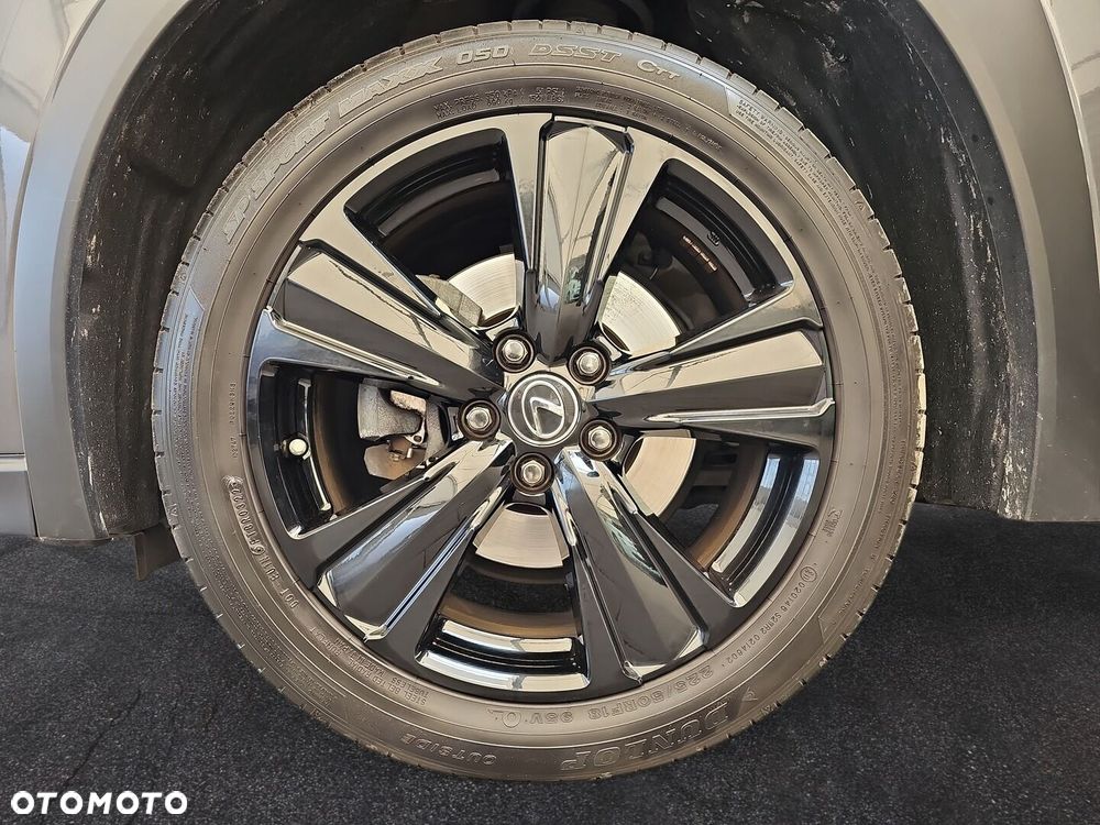 Lexus UX - 10