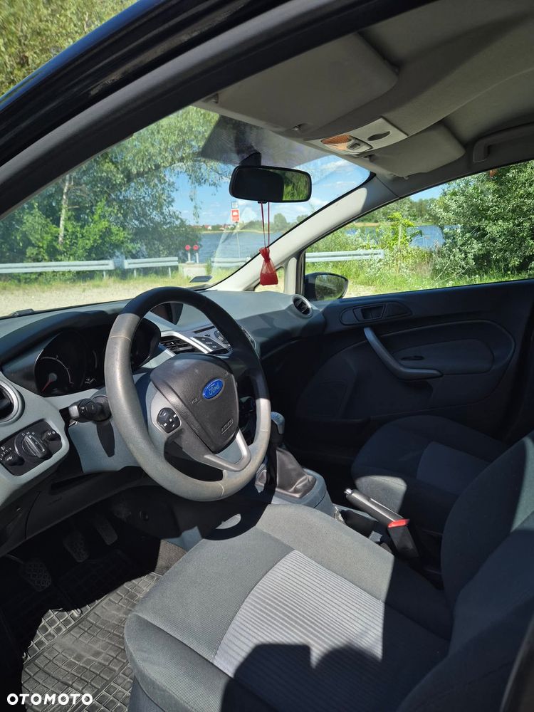 Ford Fiesta 1.6 TDCi DPF Ghia - 4