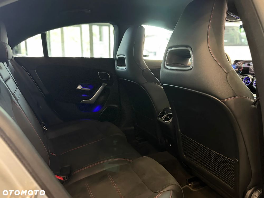 Mercedes-Benz CLA 200 AMG Line 7G-DCT - 12