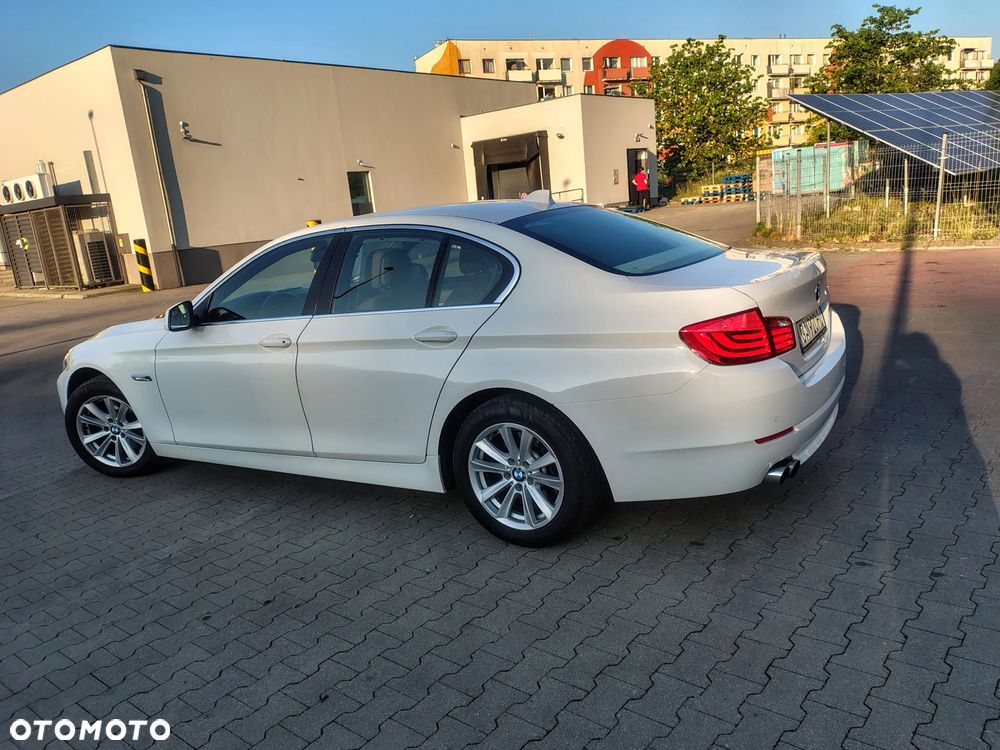 BMW Seria 5 520i - 7