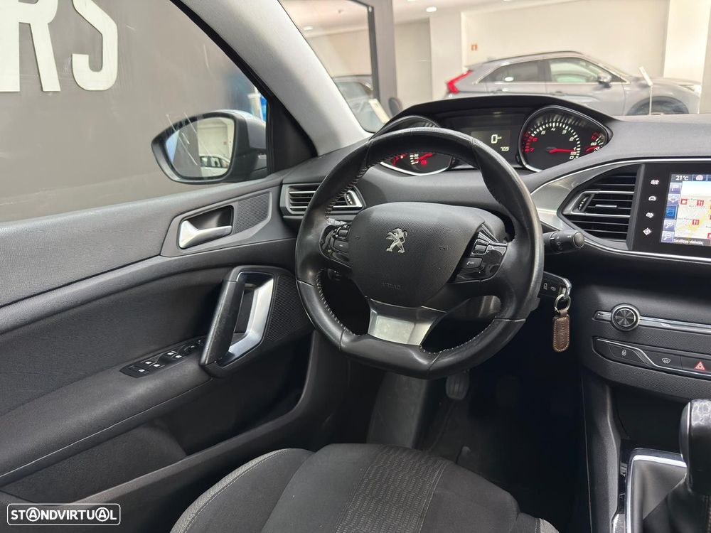 Peugeot 308 1.2 PureTech Style J17 - 22