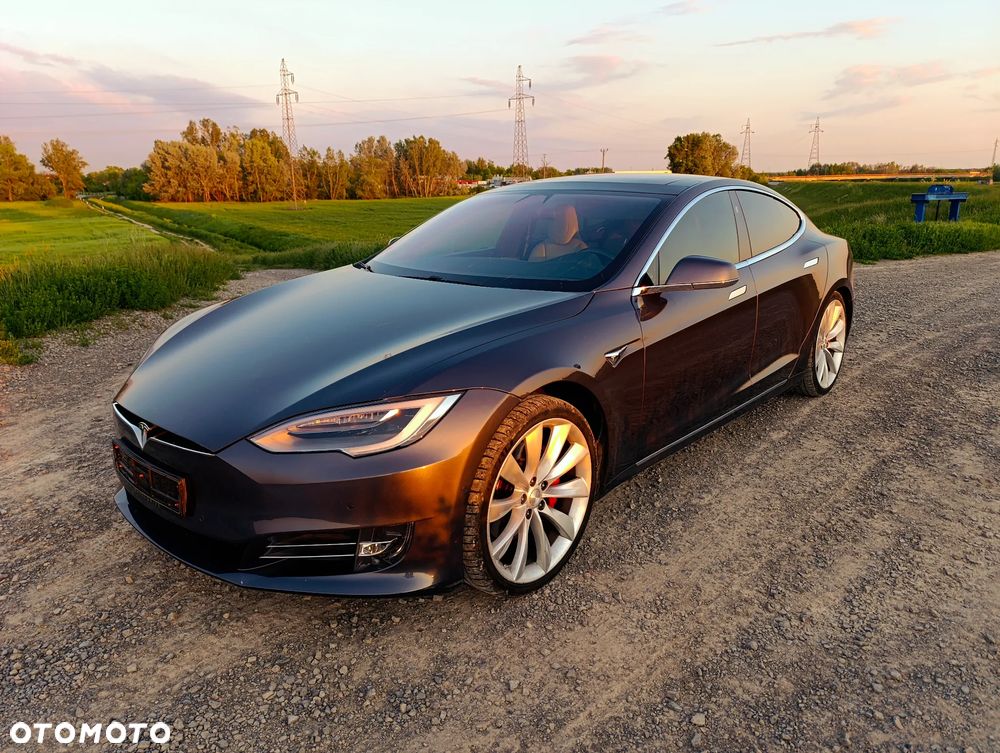 Tesla Model S - 27