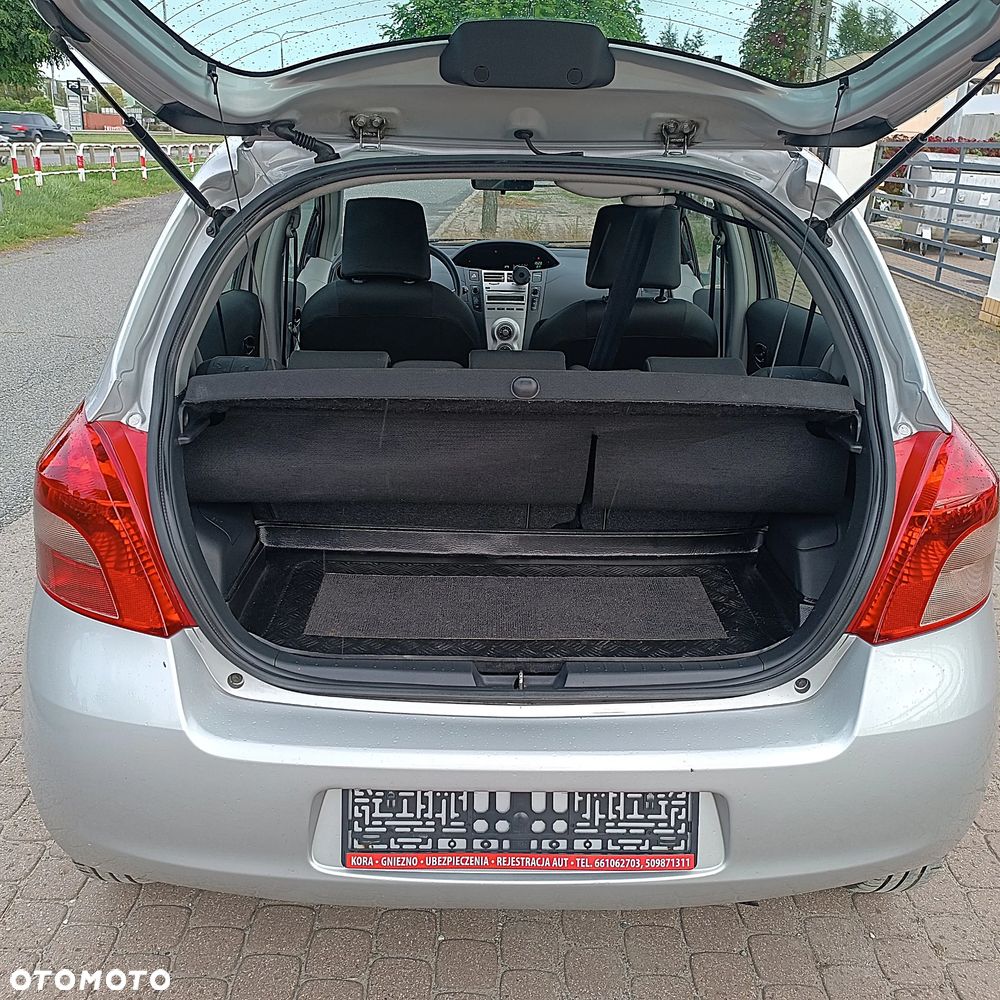 Toyota Yaris - 12