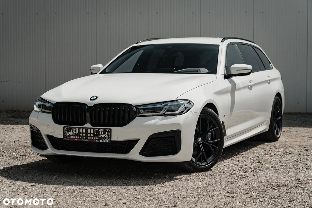 BMW Seria 5 520d xDrive Touring M Sport Edition - 12