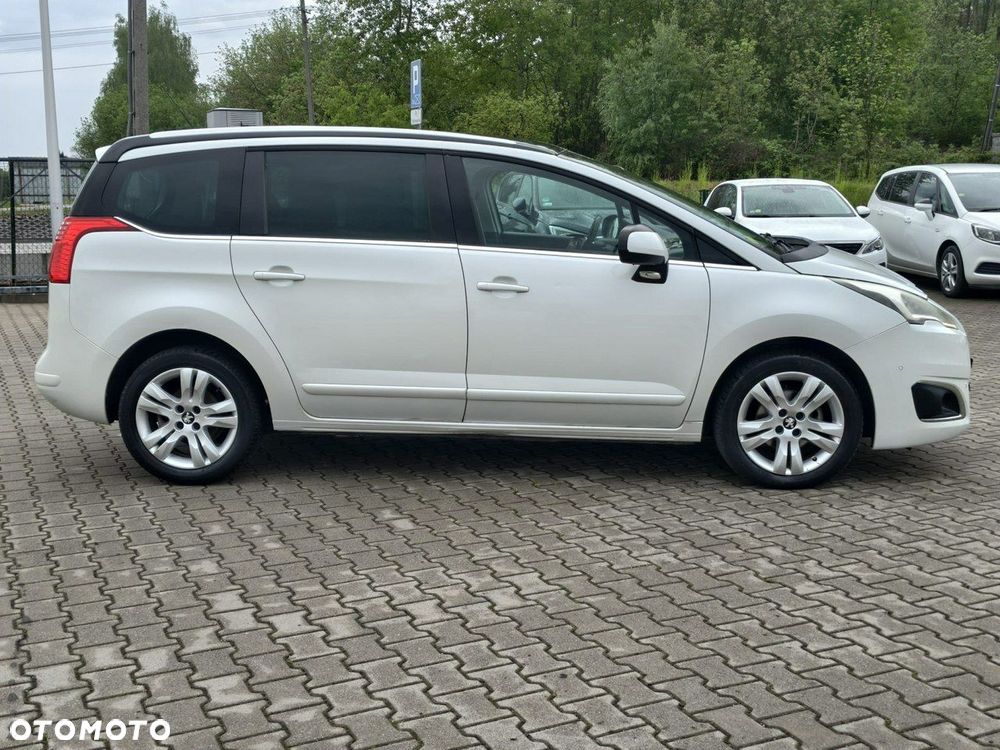 Peugeot 5008 - 8
