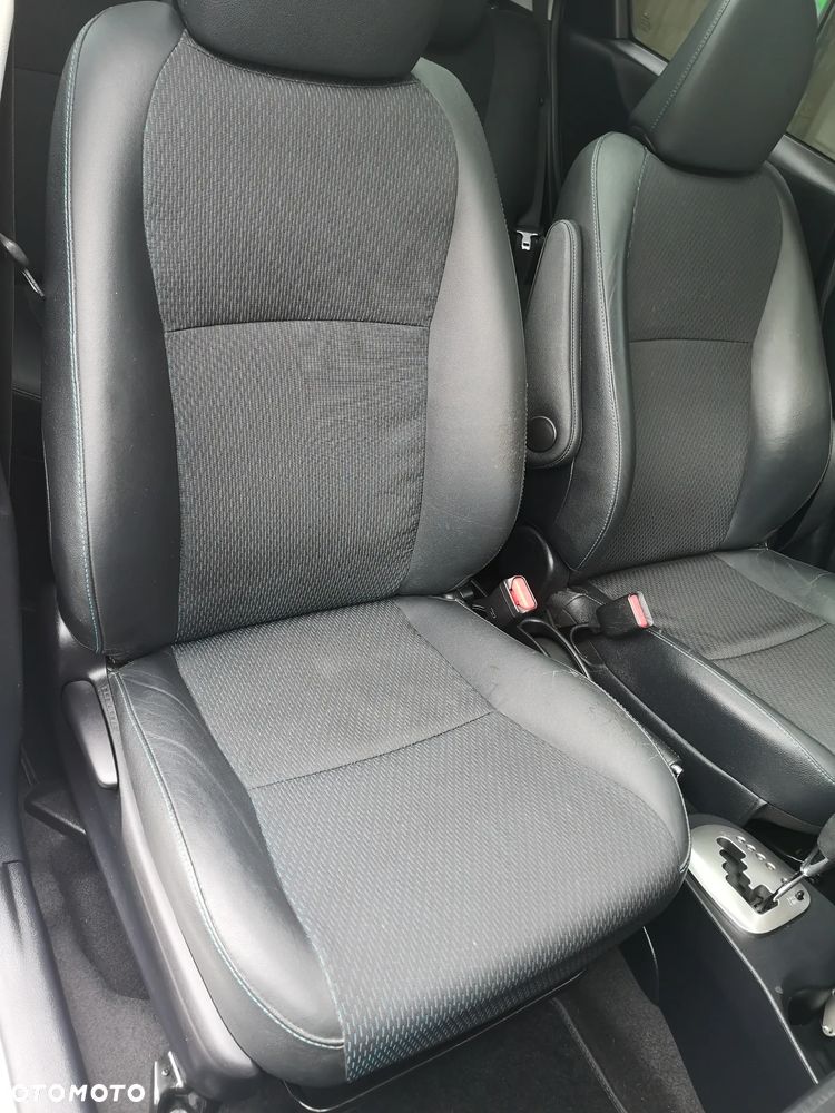 Toyota Yaris Hybrid 100 Premium - 30